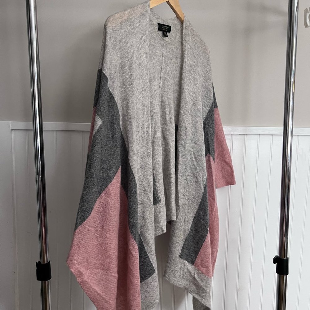 Cashmere Shawl, One size, Cashmere Charter Club Luxury Shawl, grey and pink.